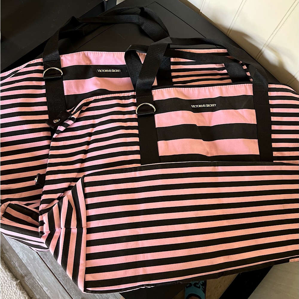 ONE BAG LEFT Victoria’s Secret XL Large Weekend Duffle Bag